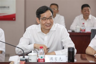 集团党委书记、董事长周育先领导工作